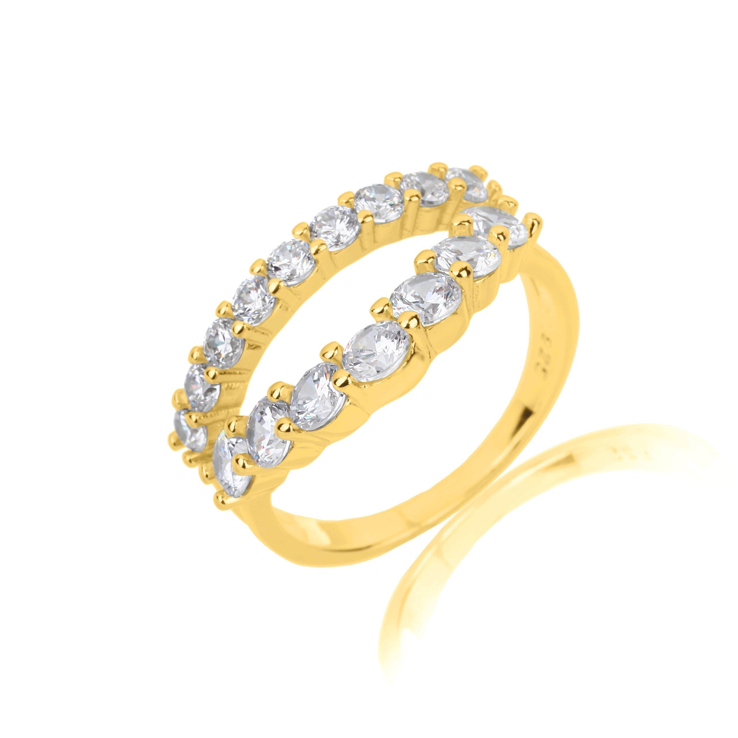 טבעת בציפוי זהב משובצת זירקונים - דגם כתר