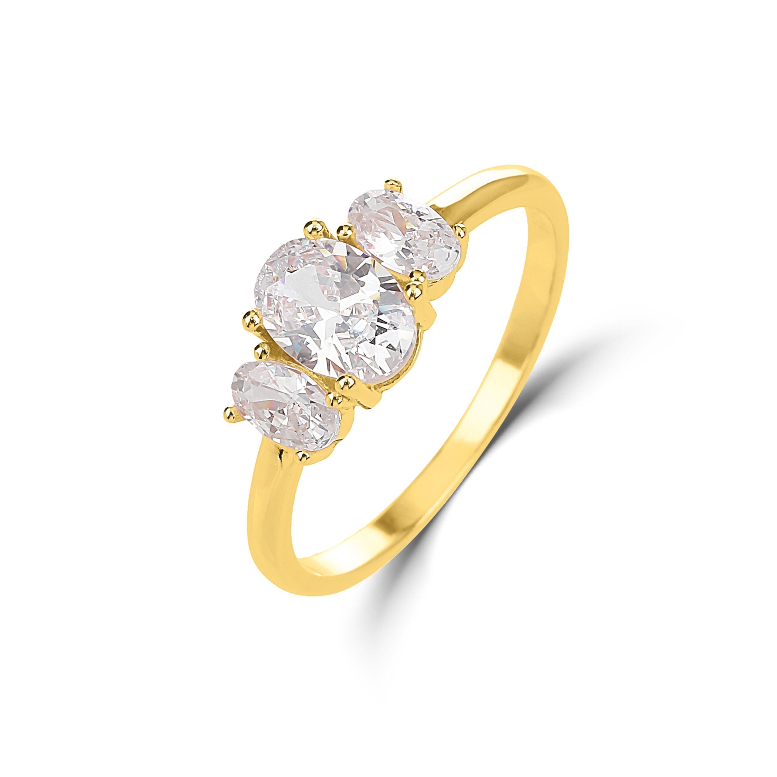 טבעת בציפוי זהב משובצת זירקונים - דגם רוז